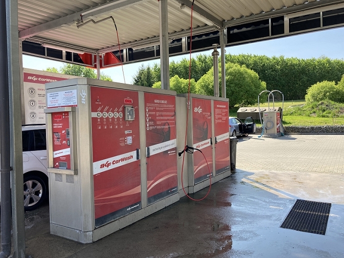 Čisté auto na začátek školního roku. Myčka BKF CarWash v Hlinsku-Kouty nabízí rychlé a šetrné řešení