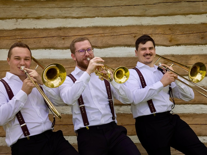 Tipy na pátek a víkend: Výstavy, Hlinečanka, hokej, diskotéka, kino