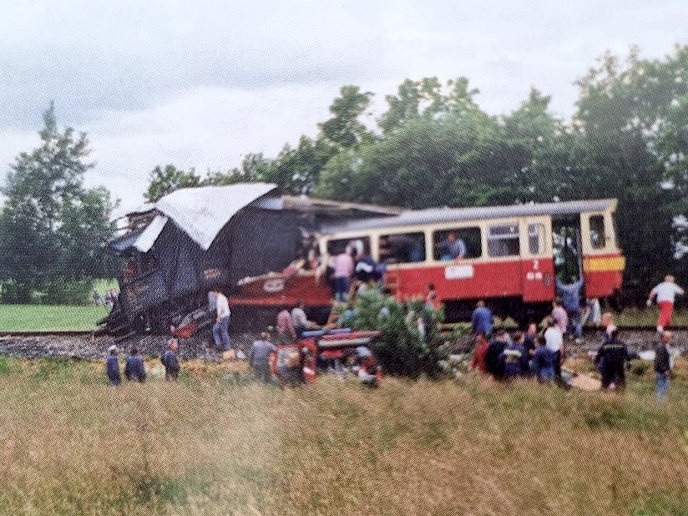 Připomínáme si 30 let od tragédie u Krouny, největší železniční nehody v novodobé historii kraje