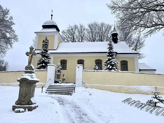 V Kameničkách začíná adventní rozsvěcení oken. Každý den přinese nové překvapení