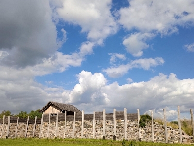 Země Keltů - Asonance, Medokvas a brigáda