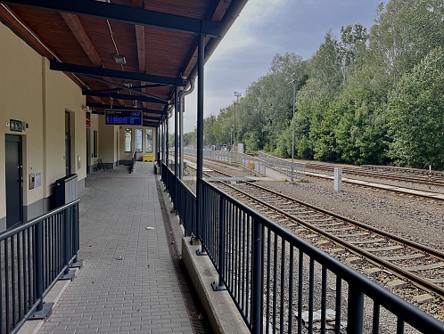 Železniční trať mezi Chrastí a Žďárcem je kvůli opravám mimo provoz