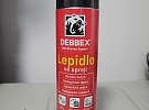 Lepidlo ve spreji Debbex z Dům barev Hlinsko usnadní aplikaci