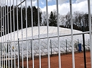 Pět set korun za pomoc při bourání tenisové haly
