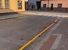 Co značí žluté čáry na silnicích?