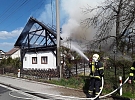 V obci Holetín shořela roubenka z 19. století