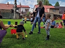 Tipy na pátek a víkend: Zahájení Výtvarného Hlinecka, Roztančené střevíčky, taneční zábavy, fotbalové utkání, Šipkovaná v Centru Jana XXIII, Dětský den v Hlinečánku