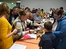 FOTOREPORTÁŽ: ZŠ Resslova zahájila předvánoční jarmark, potrvá až do pátku