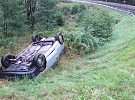 Deštivé prázdninové pondělí ve znamení vážnějších dopravních nehod, jedna se stala u Vítanova