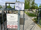 Město vyzývá k úklidu hřbitova. Nepořádek mezi hroby musí zmizet do konce května