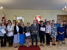 Absolventi Akademie třetího věku převzali diplomy na hlinecké radnici