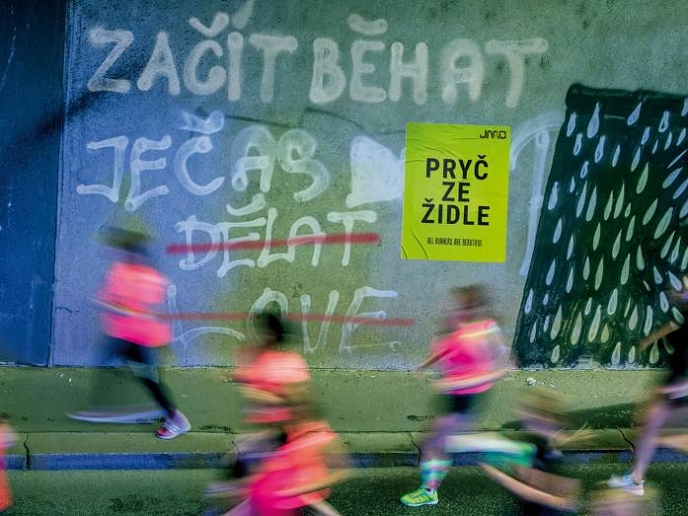 Hlinecké Gymnázium se účastní běžeckého souboje o 100 000 Kč