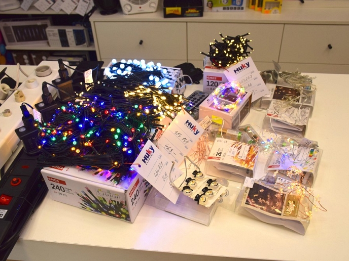 Vánoční LED řetězy, dekorace a náhradní žárovky v HUKY Elektro