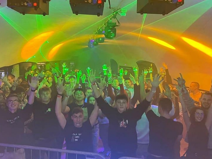 Koupelna music bar zve na únorové akce