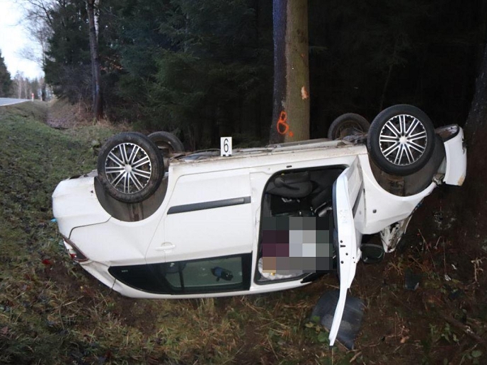 Nehoda mezi Hlinskem a Chlumem byla způsobena pod vlivem alkoholu